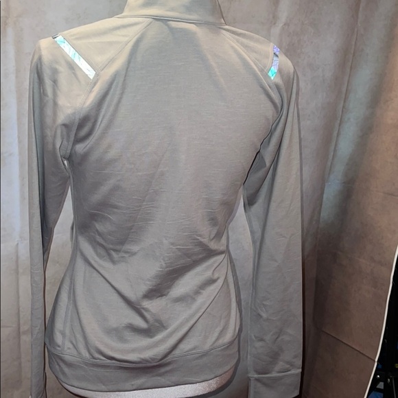 ASICS Track Jacket - Get Moving in Style! - Picture 4 of 9